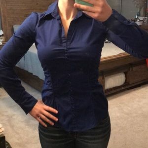 Fitted blue button down shirt